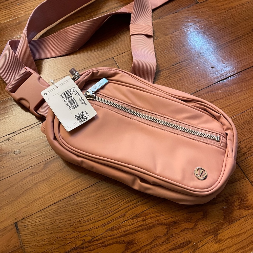 Light pink lululemon wanderlust belt bag NWT